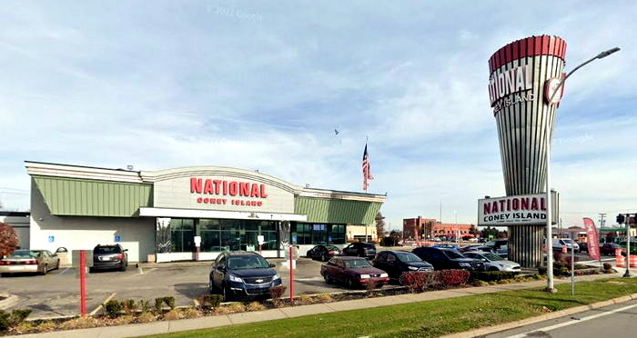 Arthur Treachers Fish & Chips - Roseville - Also Suzy-Q - 27027 Gratiot Ave (newer photo)